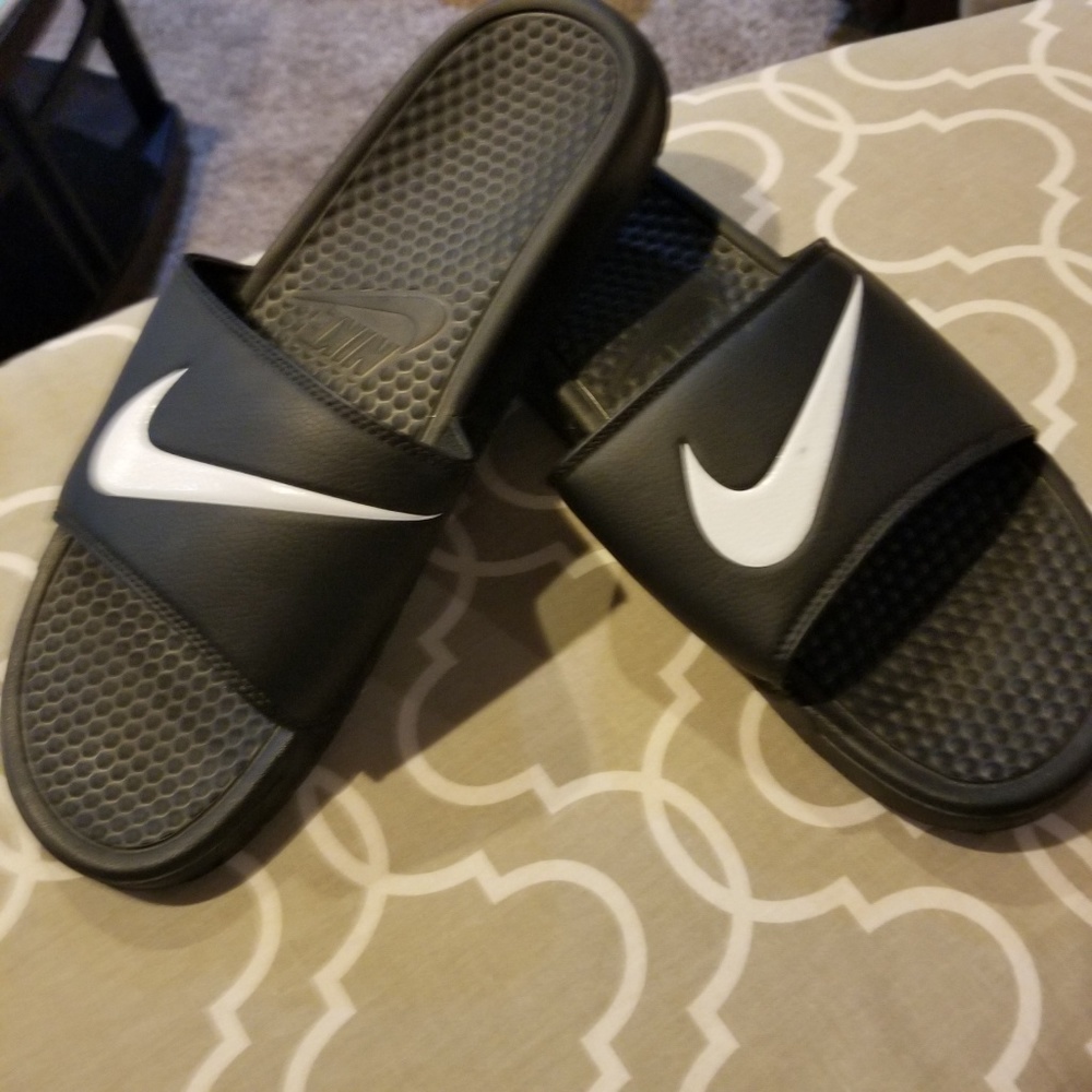 NWOT Nike sandals
